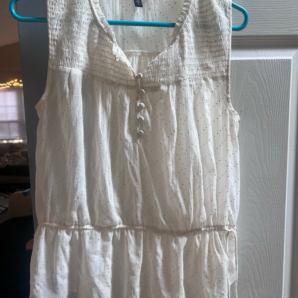 Jessica Simpson Cream Sleeveless Blouse